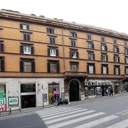 شقة La Maisonnette Tritone Trevi