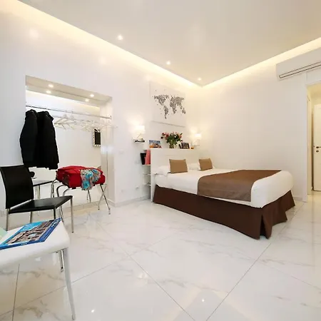 شقة La Maisonnette Tritone Trevi *