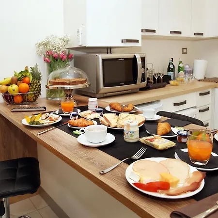 La Maisonnette Tritone Trevi روما