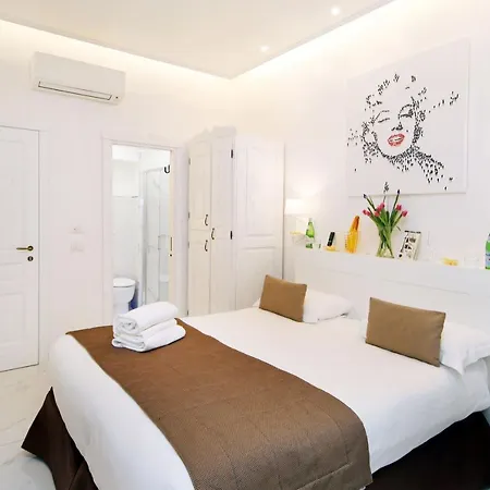 La Maisonnette Tritone Trevi روما