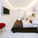 La Maisonnette Tritone Trevi Apartman